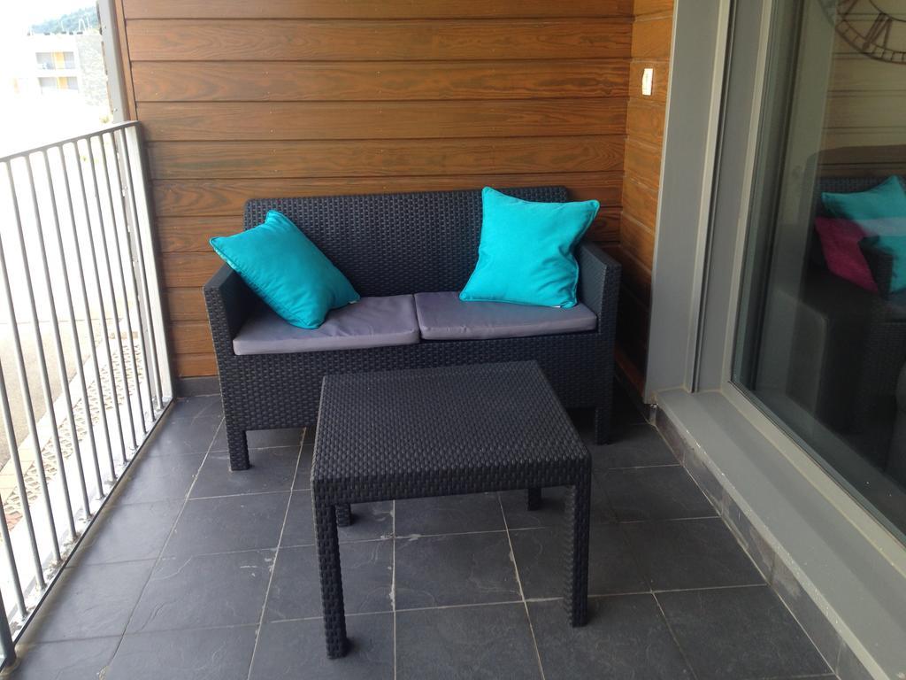 Golf Y Nieve Apartment Sabinanigo Exterior photo